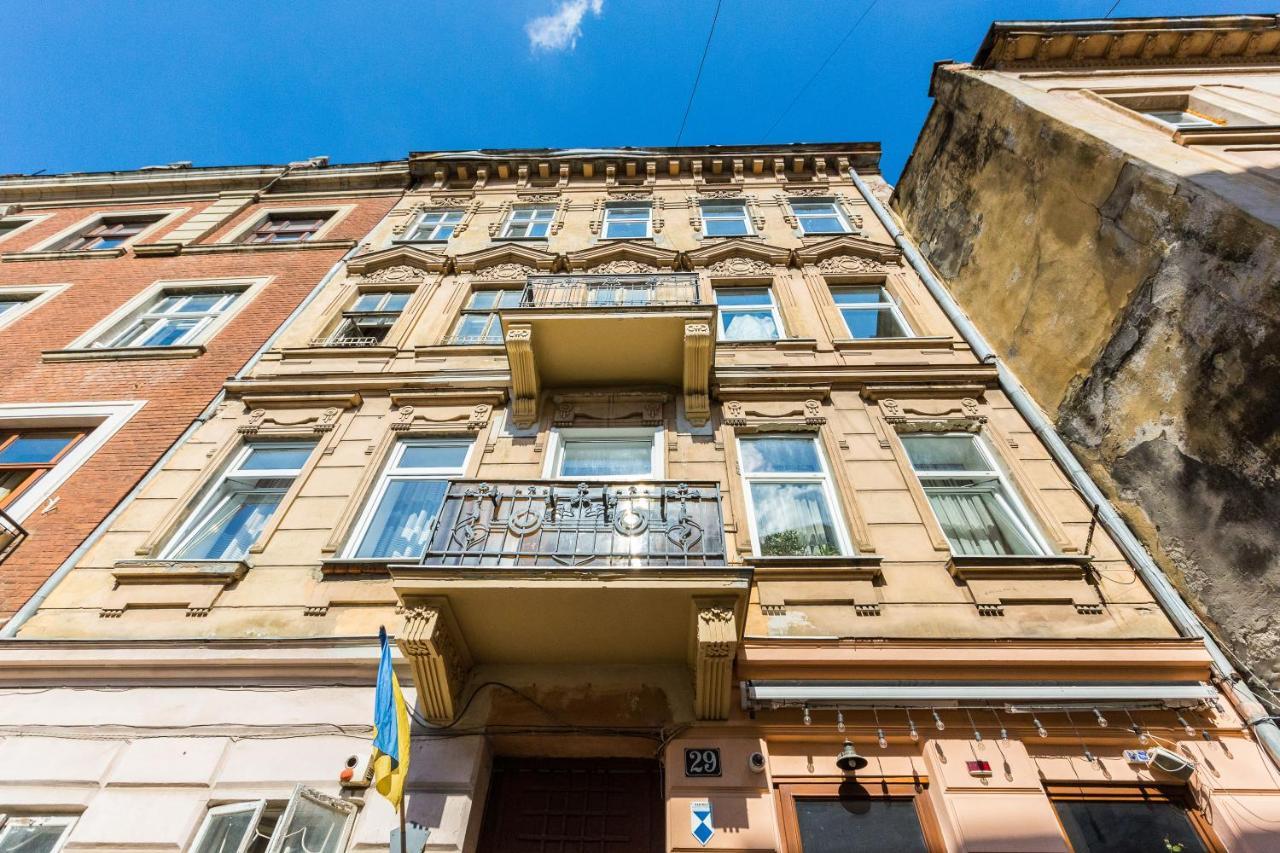Квартира Подобово На Площі Ринок 39 Сам Центр Львова Exterior photo